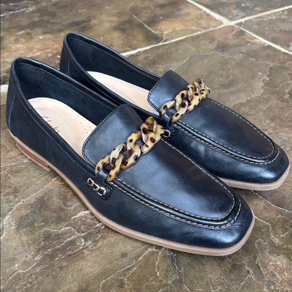 Clarks Sarafyna Iris Loafer - Picture 2 of 13